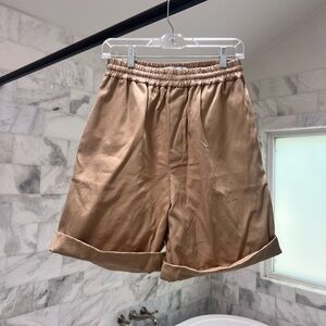 Women's Elastic Waist Turned-Hem Shorts in Tan